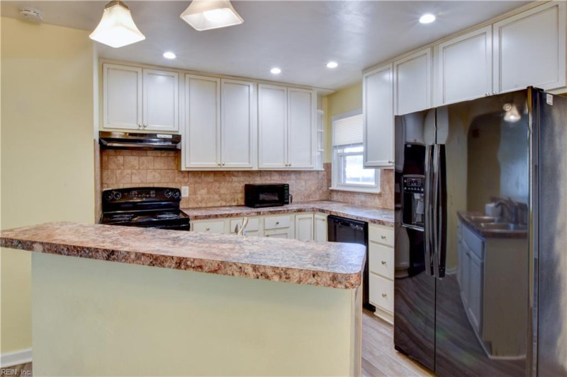 Photo 3 of 16 residential for sale in Chesapeake virginia Photo 3 of 16 residential for sale in Chesapeake virginia
