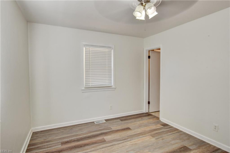 Photo 7 of 16 residential for sale in Chesapeake virginia Photo 7 of 16 residential for sale in Chesapeake virginia