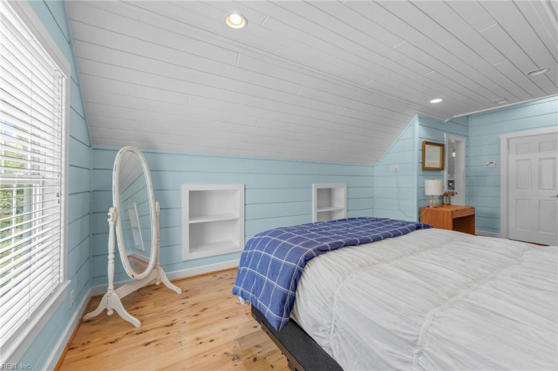 Photo 25 of 44 residential for sale in Virginia Beach virginia