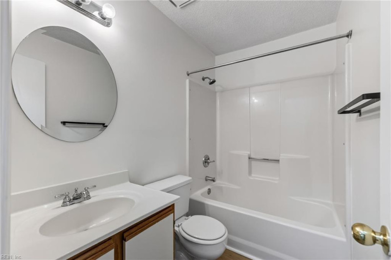 Photo 14 of 49 residential for sale in Newport News virginia