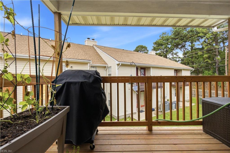 Photo 10 of 27 residential for sale in Portsmouth virginia