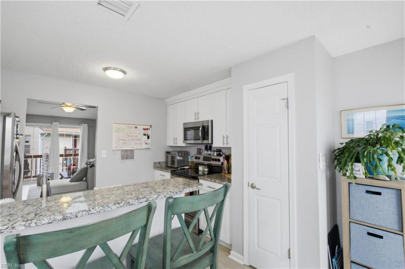 Photo 16 of 27 residential for sale in Portsmouth virginia