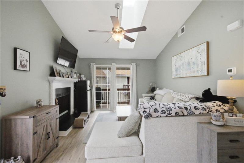 Photo 8 of 27 residential for sale in Portsmouth virginia