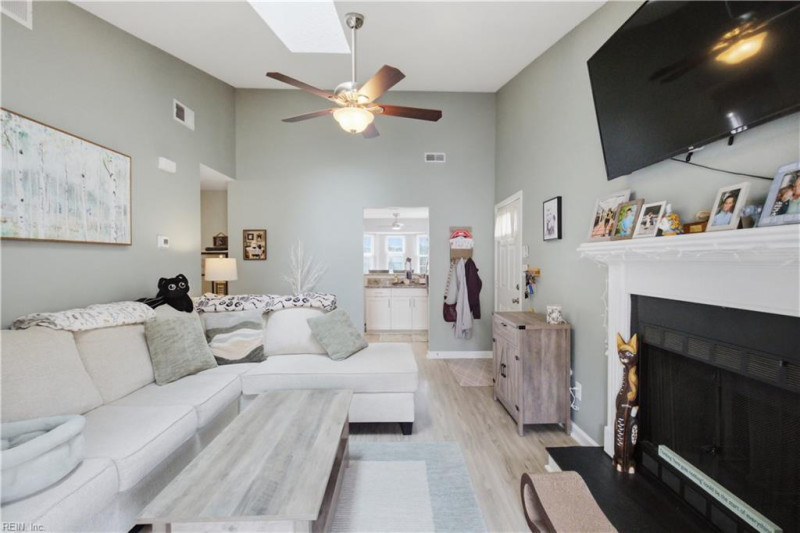 Photo 9 of 27 residential for sale in Portsmouth virginia