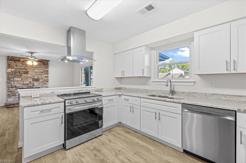 Photo 13 of 31 residential for sale in Chesapeake virginia