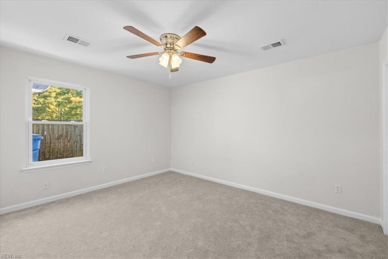 Photo 16 of 31 residential for sale in Chesapeake virginia