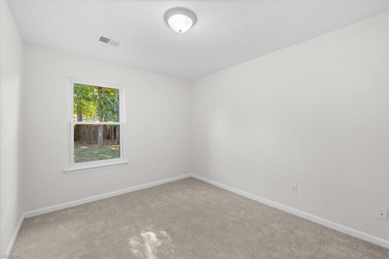 Photo 20 of 31 residential for sale in Chesapeake virginia