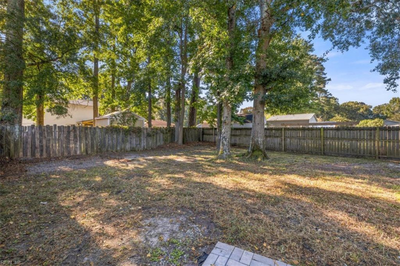 Photo 27 of 31 residential for sale in Chesapeake virginia