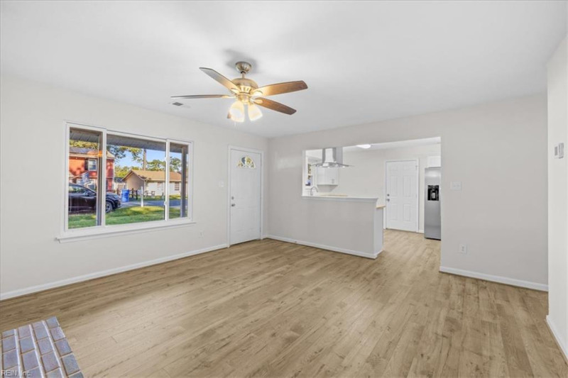 Photo 6 of 31 residential for sale in Chesapeake virginia