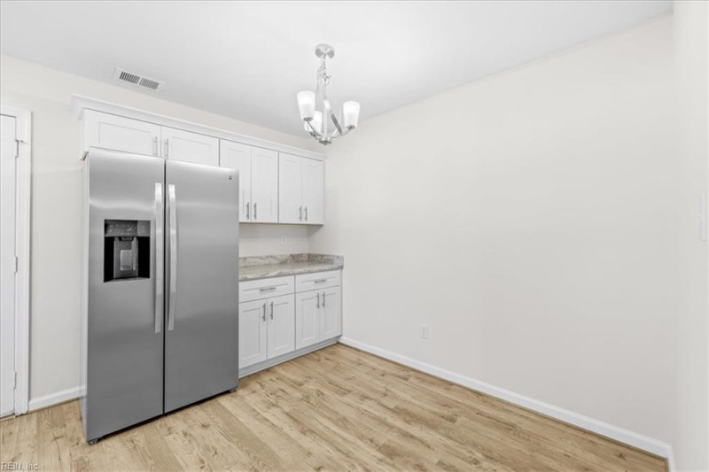 Photo 8 of 31 residential for sale in Chesapeake virginia