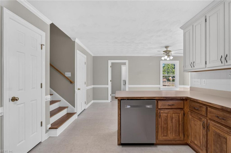 Photo 9 of 39 residential for sale in Chesapeake virginia Photo 9 of 39 residential for sale in Chesapeake virginia