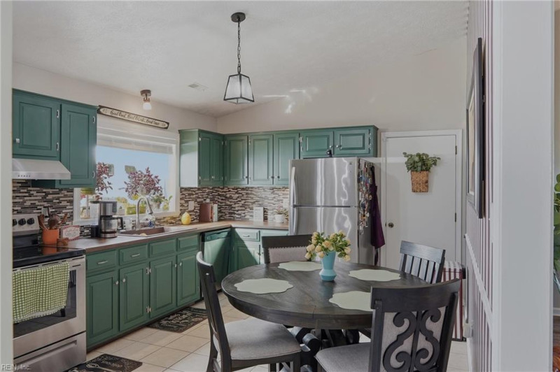 Photo 10 of 32 residential for sale in Newport News virginia