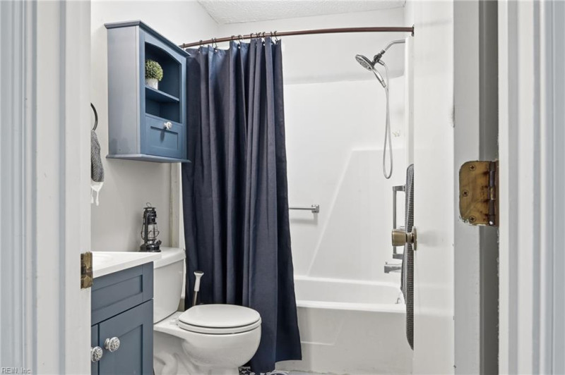Photo 20 of 32 residential for sale in Newport News virginia