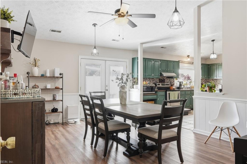Photo 7 of 32 residential for sale in Newport News virginia