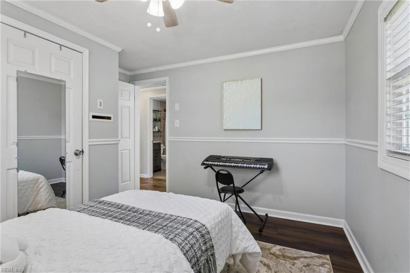 Photo 12 of 49 residential for sale in Gloucester County virginia