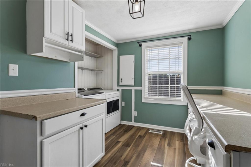 Photo 13 of 49 residential for sale in Gloucester County virginia