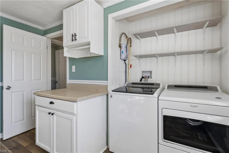 Photo 15 of 49 residential for sale in Gloucester County virginia
