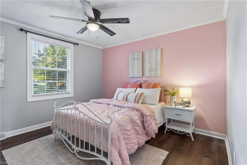 Photo 24 of 49 residential for sale in Gloucester County virginia