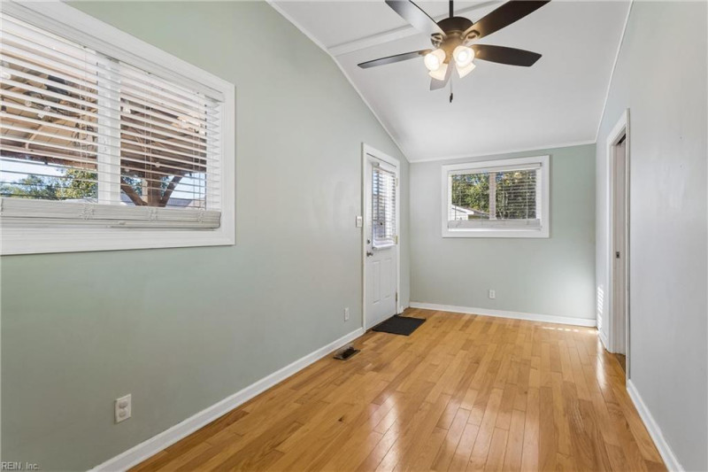 Photo 28 of 49 residential for sale in Gloucester County virginia