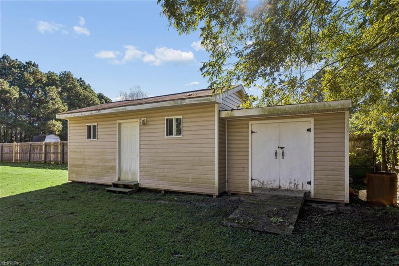 Photo 48 of 49 residential for sale in Gloucester County virginia