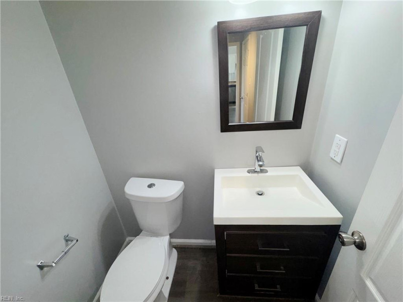 Photo 11 of 23 residential for sale in Chesapeake virginia