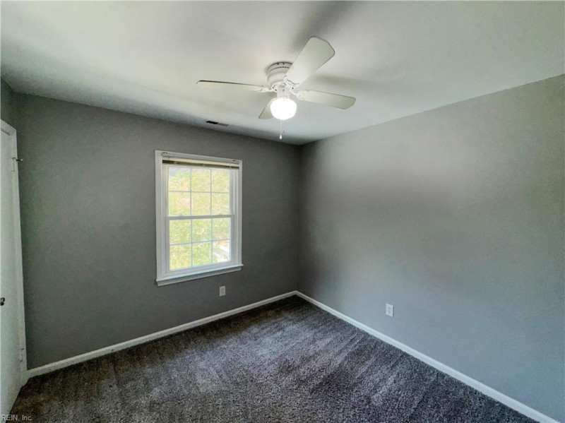 Photo 14 of 23 residential for sale in Chesapeake virginia