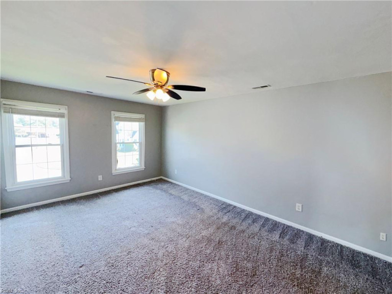 Photo 18 of 23 residential for sale in Chesapeake virginia