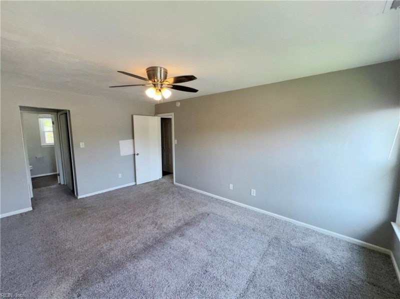 Photo 19 of 23 residential for sale in Chesapeake virginia