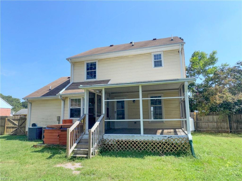 Photo 2 of 23 residential for sale in Chesapeake virginia