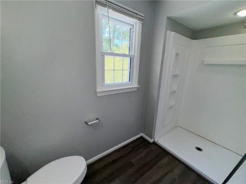 Photo 20 of 23 residential for sale in Chesapeake virginia