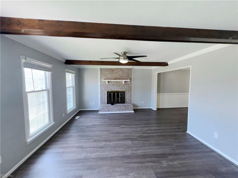 Photo 3 of 23 residential for sale in Chesapeake virginia