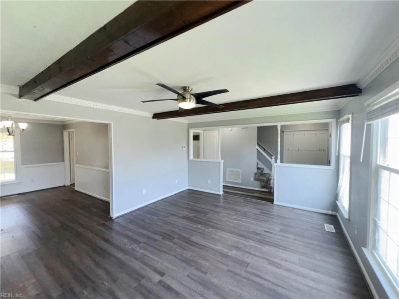 Photo 5 of 23 residential for sale in Chesapeake virginia