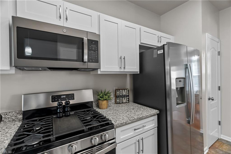 Photo 13 of 50 residential for sale in Chesapeake virginia