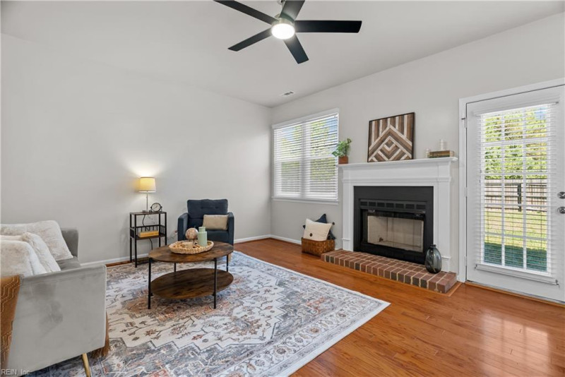 Photo 17 of 50 residential for sale in Chesapeake virginia