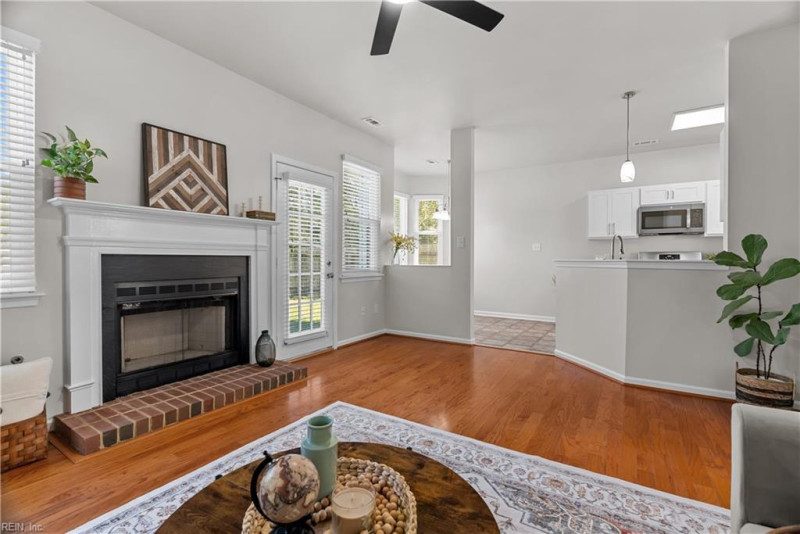Photo 19 of 50 residential for sale in Chesapeake virginia