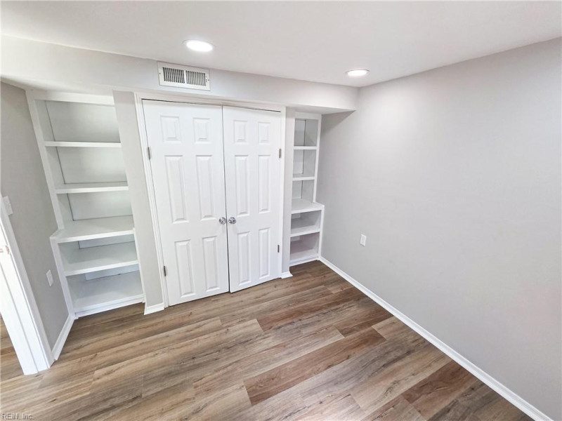 Photo 11 of 25 residential for sale in Norfolk virginia