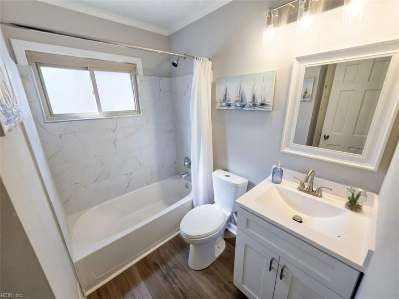 Photo 17 of 25 residential for sale in Norfolk virginia