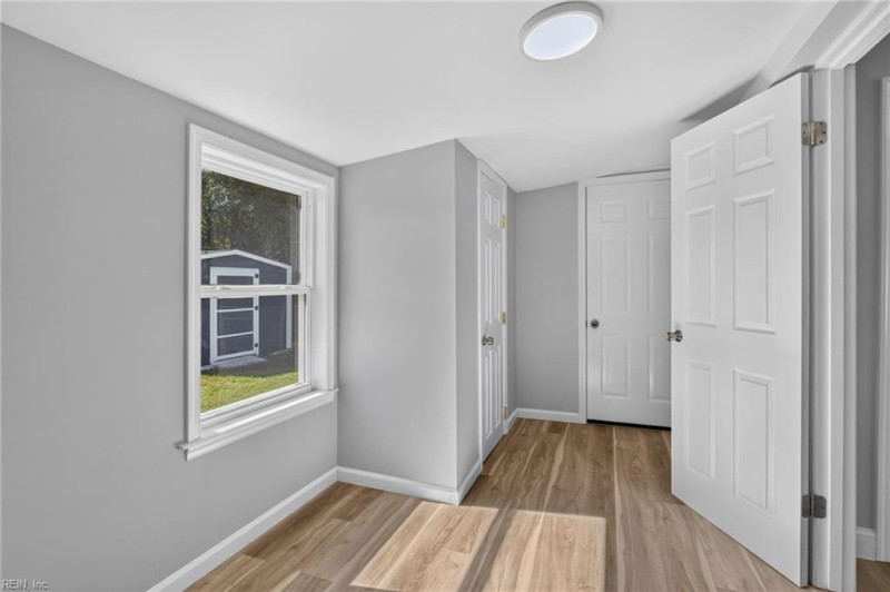 Photo 27 of 36 residential for sale in Hampton virginia