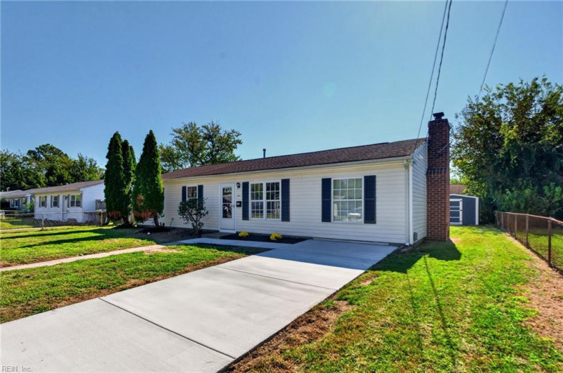 Photo 3 of 36 residential for sale in Hampton virginia