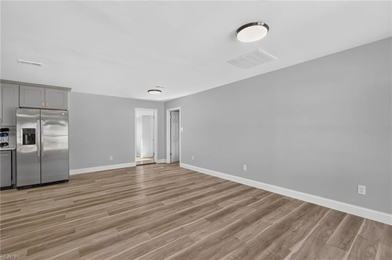 Photo 6 of 36 residential for sale in Hampton virginia
