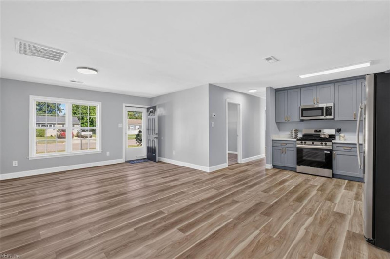 Photo 8 of 36 residential for sale in Hampton virginia