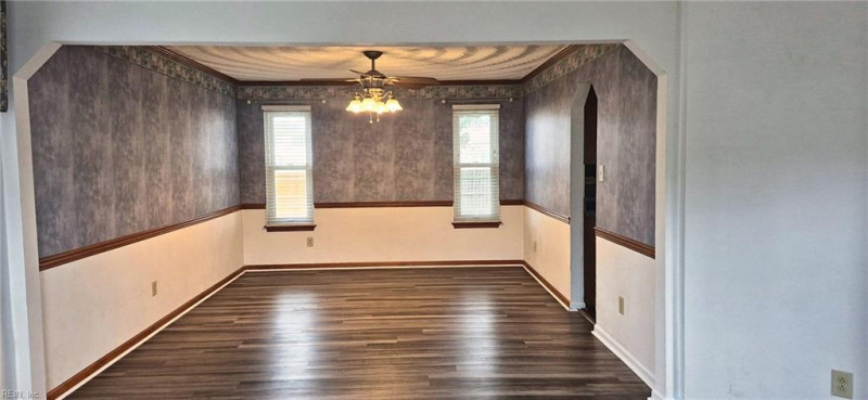 Photo 6 of 13 residential for sale in Chesapeake virginia