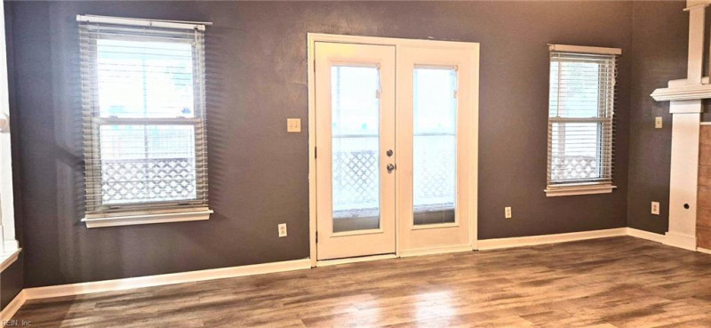 Photo 8 of 13 residential for sale in Chesapeake virginia