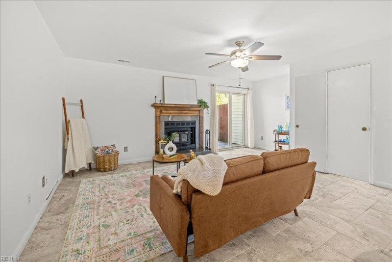 Photo 13 of 29 residential for sale in Virginia Beach virginia