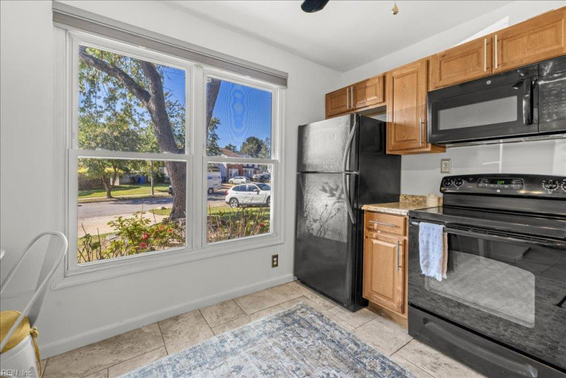 Photo 5 of 29 residential for sale in Virginia Beach virginia