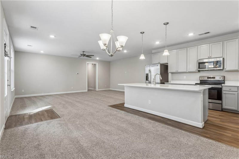 Photo 18 of 45 residential for sale in York County virginia