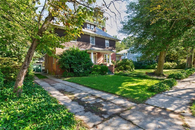Photo 3 of 46 residential for sale in Norfolk virginia