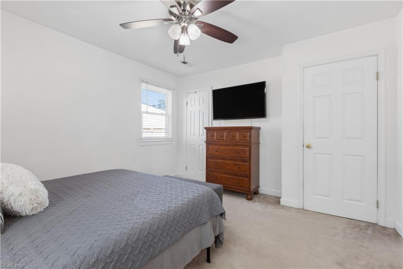 Photo 25 of 41 residential for sale in Virginia Beach virginia