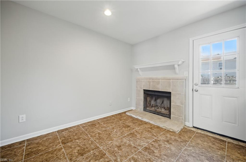 Photo 12 of 31 residential for sale in Virginia Beach virginia