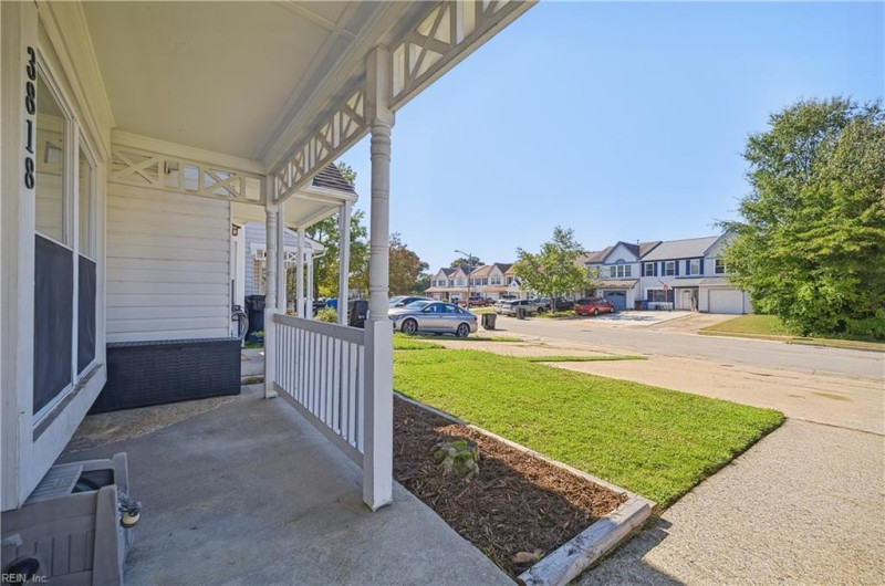 Photo 4 of 31 residential for sale in Virginia Beach virginia